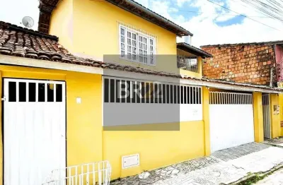 Casa à venda no centro de porto seguro: 5 quartos, 1 suíte, 3 banheiros por r$1.200.000. confira!