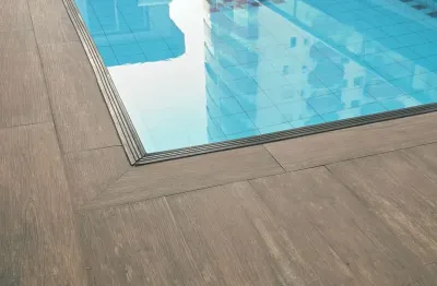 Oportunidade única ! apto abaixo do preço.  são 2 dorms , sacada vista mar pé na areia na guilhermina.