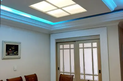 Maravilhoso apartamento  c sacada 100% frente mar na guilhermina