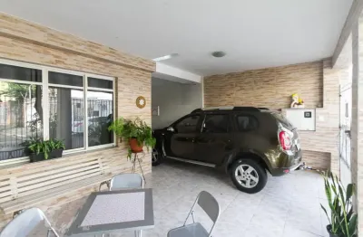 Charmosa casa totalmente reformada na vila gomes cardim, com 131 m² de área construída