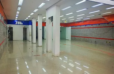 Excelente salão comercial com 325 m² de área útil, excelente para o seu negócio