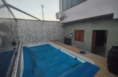 Sobrado com 5 Dormitórios, duas Suítes e Piscina para locação