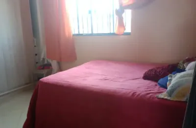 Linda casa a venda no recanto das emas quadra 401/201 são 2 casas independentes cada uma com 3 quartos ótimo para morar ou investir