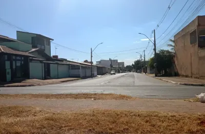 Ótimo lote próximo ao metrô a venda na qr 210/208 lote ja limpo pronto para construir um prédio comércial ou casa a gosto