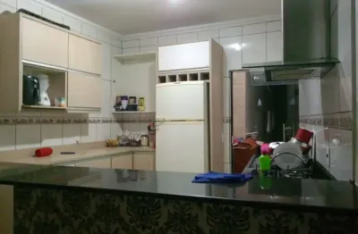 Casa em condomínio a venda em samambaia são 3 amplos quartos sala copa e cozinha dos 3 quartos são 2 suítes imóvel top- quem visitar compra.