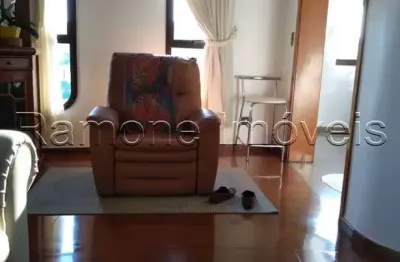 Vende-se apartamento de 144m2, mobiliado, com 4 dormitórios, sendo 2 suítes. sala de jantar, sala de estar, cozinha e lavanderia. 2 vagas de garagem.