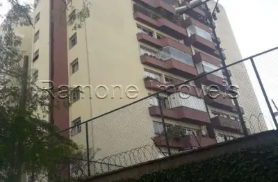 Venda-se apto de 160 m², sendo: 3 suites ,4 banheiros, sala grande, ampla varanda, armário embutidos, banheira de hidromassagem, cozinha com armários
