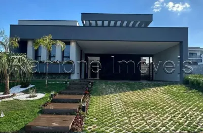 Vende-se belíssima casa de 305m2, alto padrão, 4 vagas de garagem e condomínio fechado - central park residence - vargem grande/sp