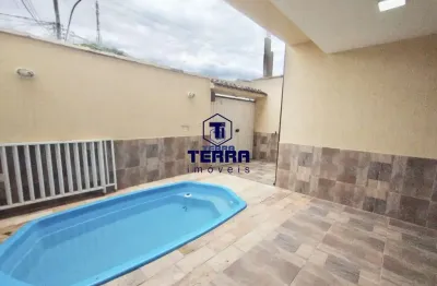 Linda casa duplex com 2 quartos sendo uma suíte e área de lazer em tribobó.