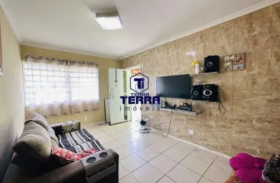 Casa linear dentro de condomínio com área de lazer completa!