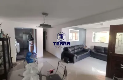 Casa com 4 suítes em condomínio ao lado do trevo de maria paula.