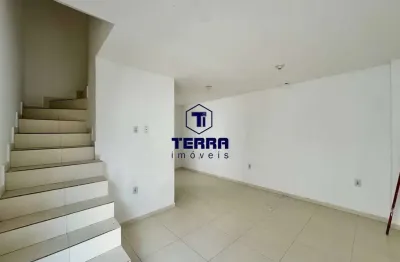 Casa de vila com 2 suítes e vaga coberta ao lado do trevo de maria paula!