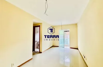 2 quartos sendo uma suíte, todo em porcelanato, com varanda e elevador