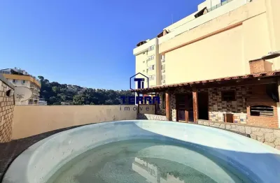 Cobertura duplex com piscina e área gourmet privativa, com 2 vagas de garagem.