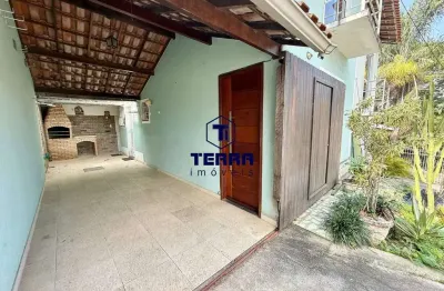 Ótima casa de 2 quartos com quintal privativo em maria paula!