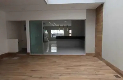 Sobrado aconchegante e funcional – perfeito para sua família!