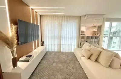 Apartamento amplo – 72m² – praia do forte, cabo frio/rj se você busca um imóvel espaçoso, bem localizado e pronto para morar, este apartamento na rua principal da praia do forte é a escolha ideal! a a