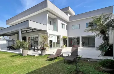 Imóvel alto padrão – conforto, elegância e lazer apresentamos esta residência exclusiva, projetada para quem valoriza conforto, sofisticação e qualidade de vida