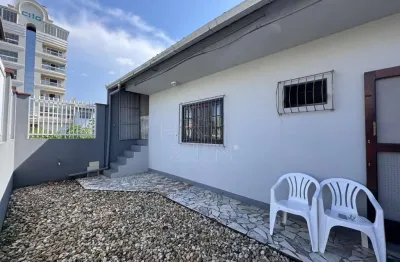 Casa em centro apenas 160 metros da praia -  navegantes