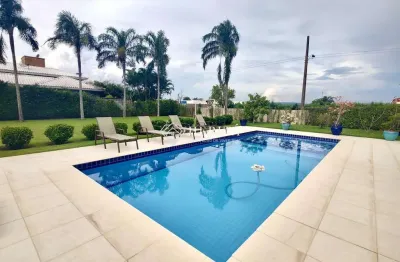 Casa de campo espetacular em condomínio próximo ao cacau park!