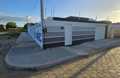 Casa à venda na Rua Nilza Pires de Almeida, Bom Jesus, Mossoró