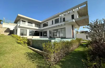 Realize o seu grande sonho: casa luxuosa e espaçosa no condomínio entre verdes, sousas