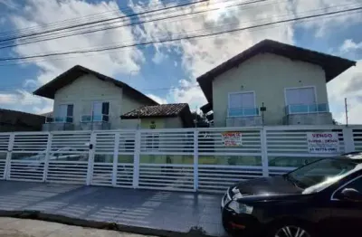 Apresentamos este lindo sobrado em condomínio, ideal para quem busca conforto, segurança e praticidade!