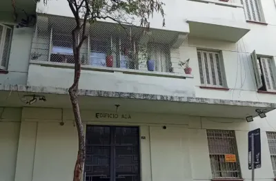 Excelente kitnet para locação próximo ao metrô, ambiente prático e bem localizado, ideal para quem busca comodidade e fácil acesso ao transporte público.