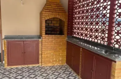 Sobrado para Venda em Nova Friburgo, Perissê, 3 dormitórios, 1 suíte, 2 banheiros, 2 vagas