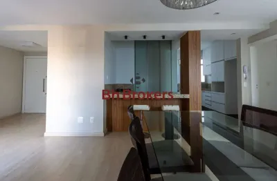 Apartamento reformado com 2 quartos para locação no vila paris