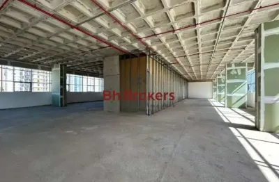Andar corrido com 684m² e 11 vagas de garagem no funcionários