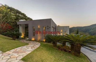 Casa com 4 quartos para locação no condomínio veredas das gerais.