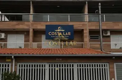 Sobrado moderno na guilhermina com 3 dormitórios, 2 suítes e terraço gourmet