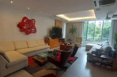 Lindo apartamento em rua privilegiada de copacabana, nada a fazer. entrar e morar.