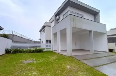 Casa em condomínio fechado com 3 quartos para alugar na rua do gramal, 1491, campeche, florianópolis por r$ 11.000