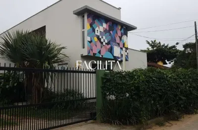 Casa com 3 quartos para alugar na servidão cristóvão luiz martins, 165, campeche, florianópolis por r$ 12.500