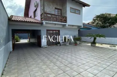 Casa com 3 quartos para alugar na rua pedro fernandes, 1, carianos, florianópolis por r$ 4.800