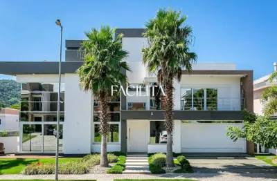 Casa em condomínio fechado com 4 quartos para alugar na Rodovia Doutor Antônio Luiz Moura Gonzaga, 3801, Rio Tavares, Florianópolis por R$ 30.000