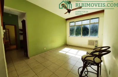 Charmoso apartamento junto à natureza, de frente para o cristo, combina paz, beleza e praticipdade, um achado!