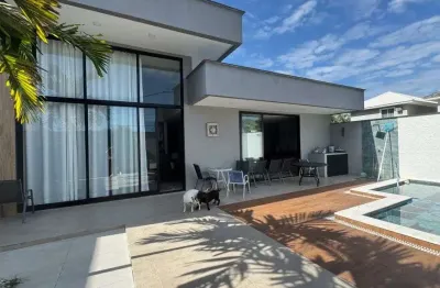 Casa linear estilo contemporâneo 3 suítes condomínio fechado 240 m