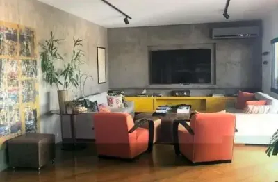 Apartamento com 5 quartos para alugar no Mercês, Uberaba 