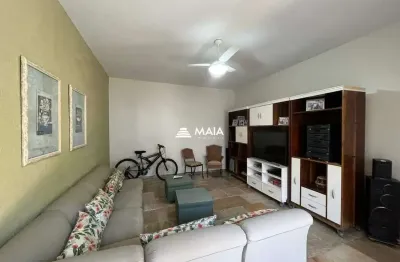 Casa com 4 quartos à venda no Centro, Uberaba 
