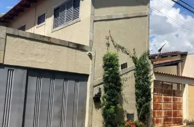 Casa com 4 quartos à venda no Jardim Espírito Santo, Uberaba 