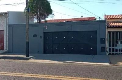 Casa com 3 quartos à venda no Jardim Elza Amuí I, Uberaba 