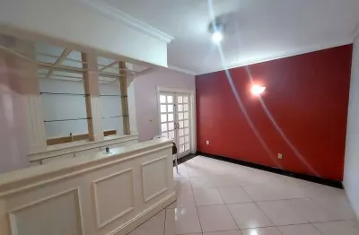 Casa com 4 quartos para alugar no Olinda, Uberaba 