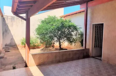 Casa com 3 quartos à venda no Beija-Flor, Uberaba 
