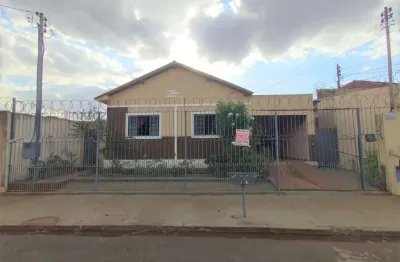 Casa com 3 quartos à venda no São Benedito, Uberaba 