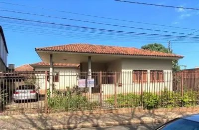 Casa com 4 quartos à venda no São Benedito, Uberaba 