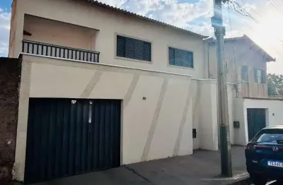 Casa com 3 quartos à venda no Conjunto Maringá II, Uberaba 