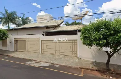 Casa com 5 quartos à venda no Boa Vista, Uberaba 